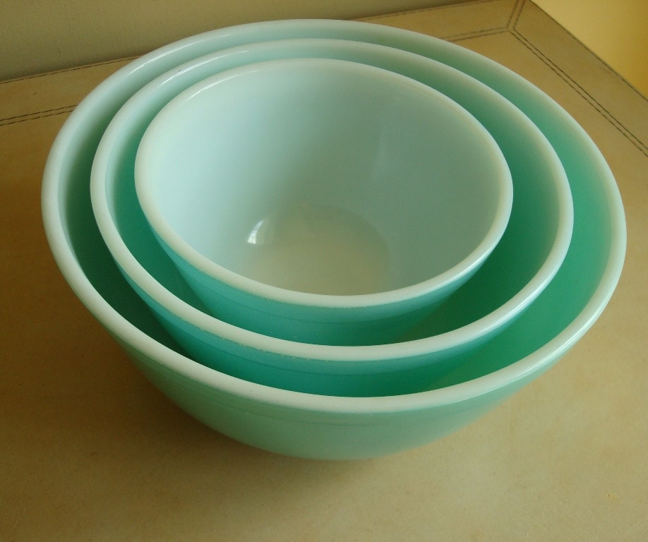 Turquoise Pyrex Mixing Bowls