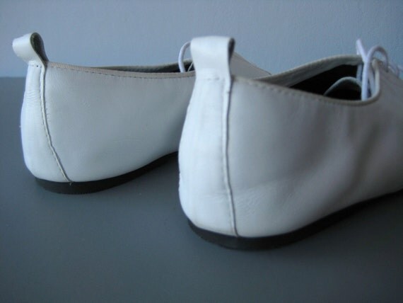 vintage PURE WHITE leather oxfords 6