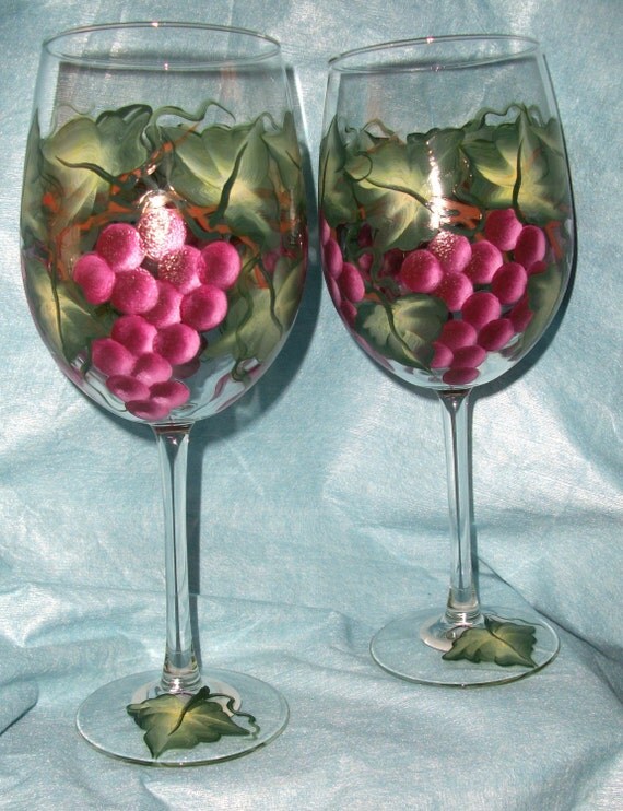 Items similar to Set of 20 oz. Wine glasses Red Grape design on Etsy