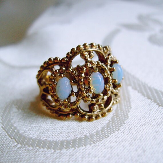 Vintage 18kt HGE VARGAS Faux Opal Ring