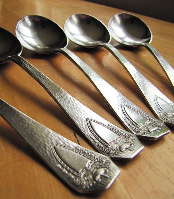 Vintage 1847 Rogers Bros. Silver Plated Spoons five pieces