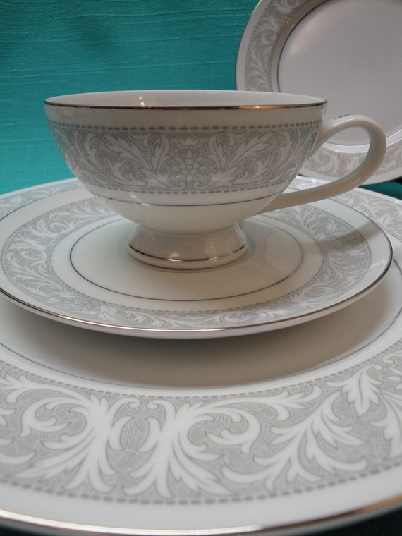 W. Dalton Imperial China Whitney 5671 China Pattern Cup and