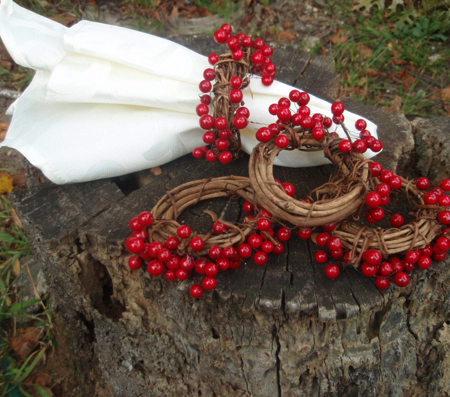 grapevine and berry napkin rings grapevine and berry napkin rings