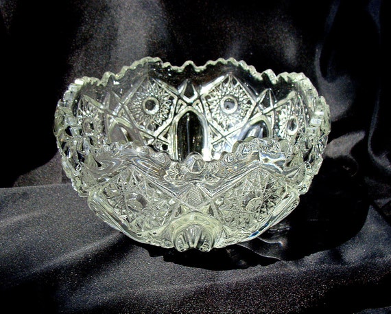 Vintage L E Smith Heritage Glass Serving Bowl by BestofbothWorlds