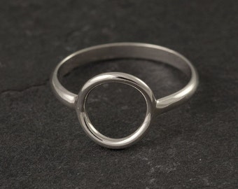 Full Circle Ring//Argentium Sterling Silver//Handcrafted- Silver Circle Ring - Sterling Silver Ring- Simple Silver Ring