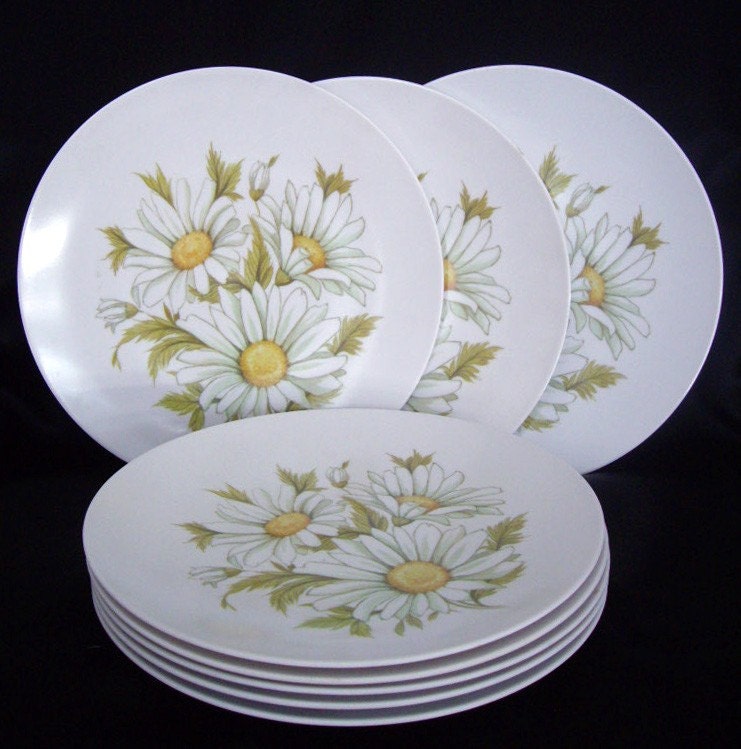 Daisy Prolon Melmac Dinner Plates set of 8 by myatticstreasures