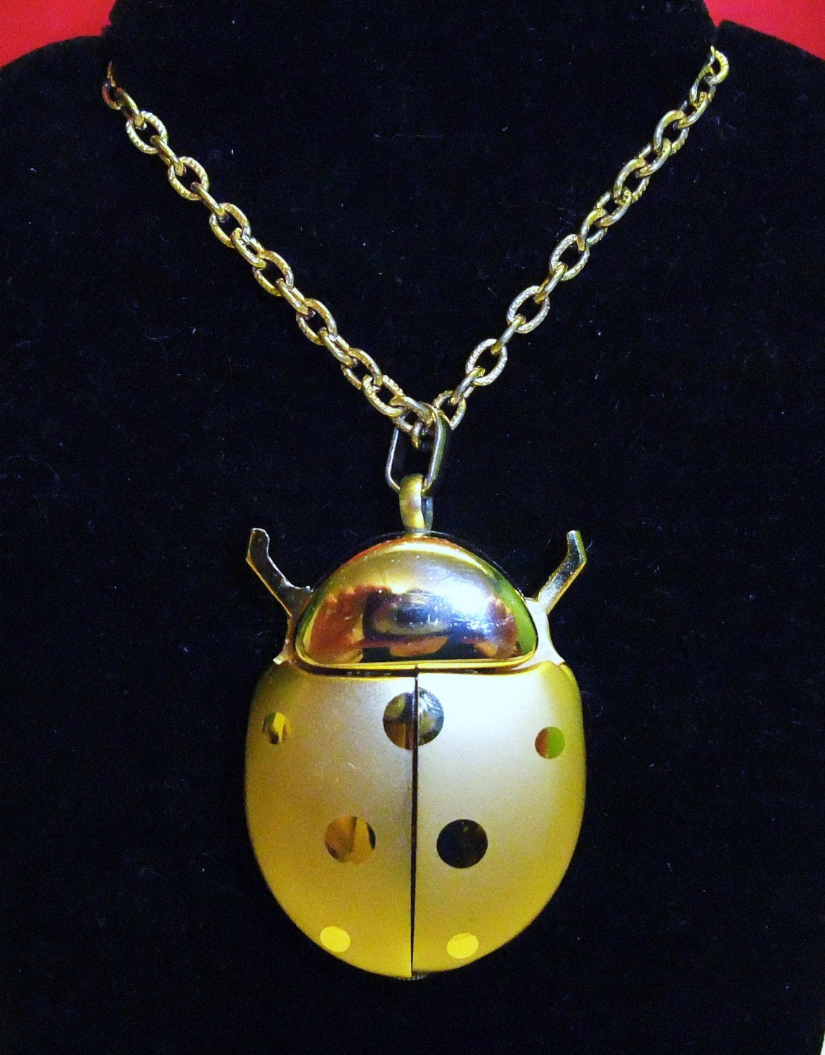 VINTAGE SWISS MADE LADYBUG WATCH PENDANT