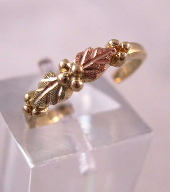 10K Toe Ring Black Hills Gold Grapes & by BrightEyesTreasures