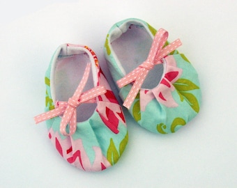 Girls slippers, shoes, baby/toddler, size 18-24 months in pink Dahia - SALE