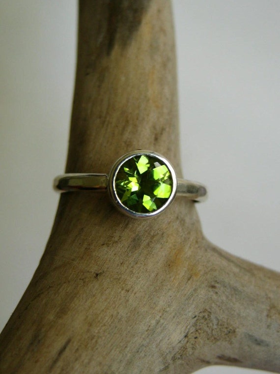 peridot solitaire