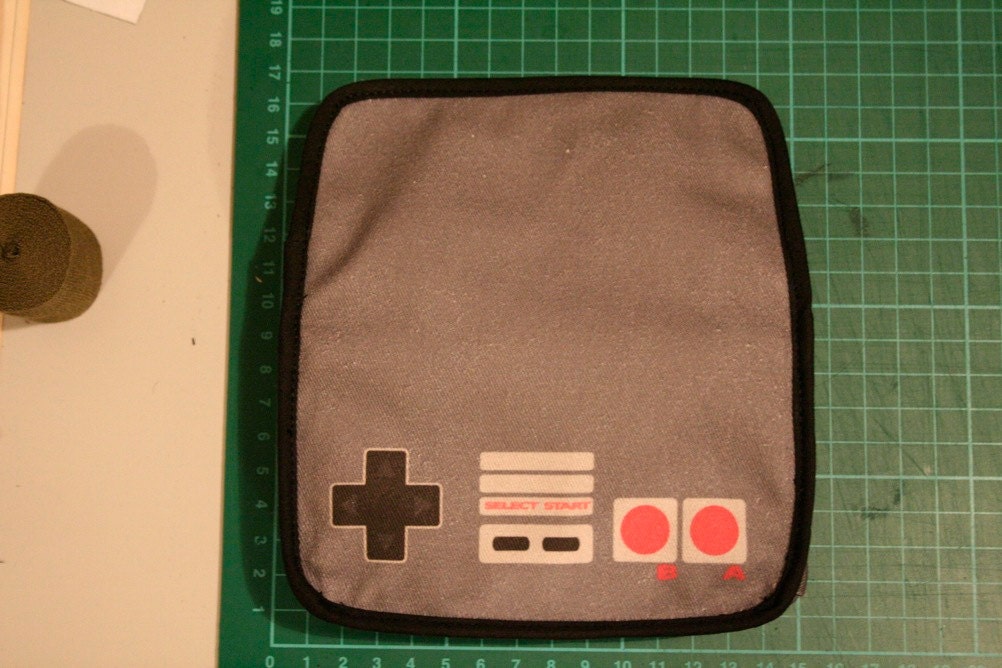 NES Controller Nintendo 3DS / DSi / DS Lite Case
