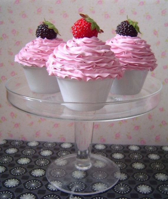 JEWELRY BOX Cupcake fake cupcake or ring holder and cake