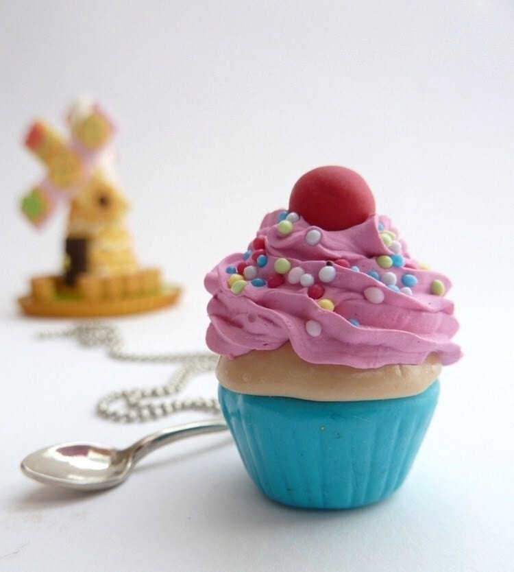 Cupcake Necklace polymer clay fimo fake cupcake by shimrita