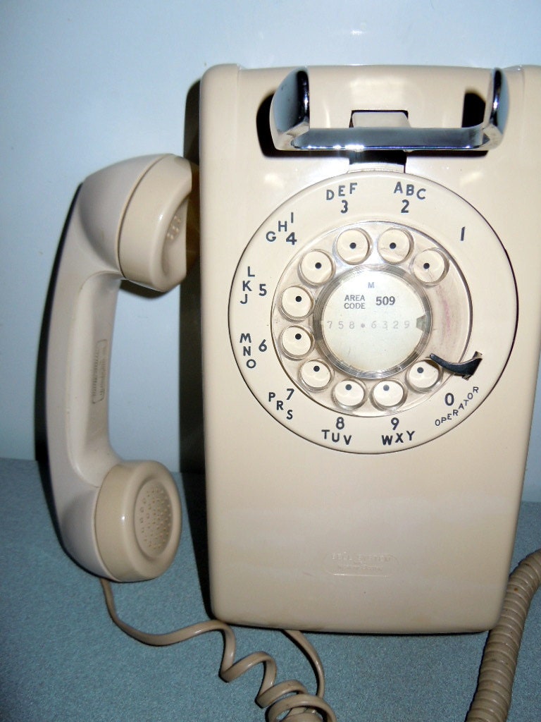 Vintage Wall Mount Rotary Dial Telephone Beige BELL System