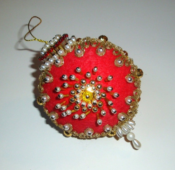 Vintage Beaded Ornaments 53