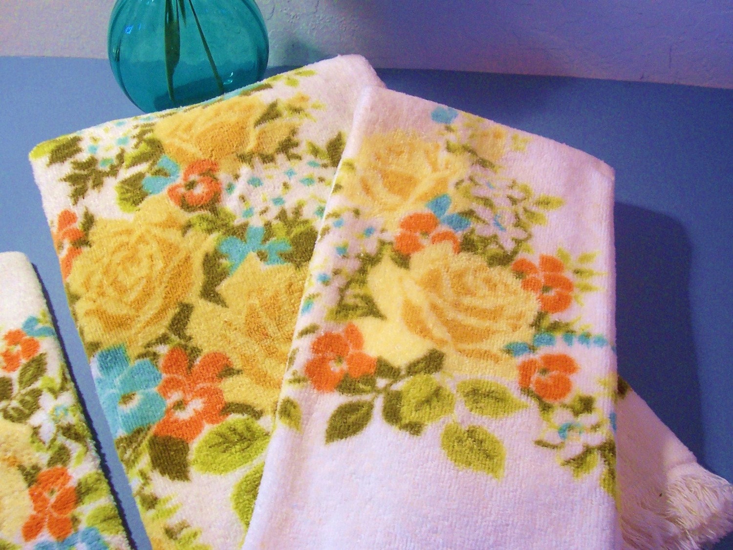 Vintage Dundee Guest Bath Towel Set Yellow Roses by ClairesFaire