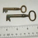DIY STEAMPUNK )) 2 BrASS -- Antique Skeleton Keys Steampunk / Altered Art K786