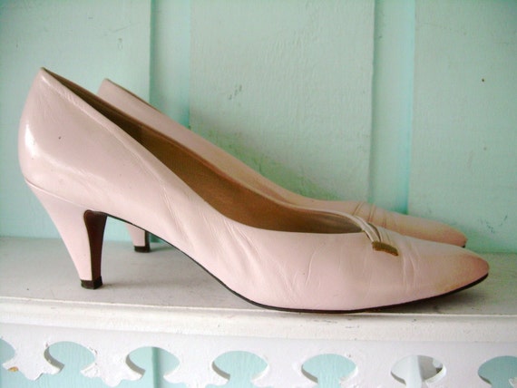 Items similar to VINTAGE WOMEN'S PINK 1960'S HIGH HEEL SHOES SIZE 10 BY ...