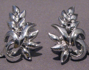 Vintage Coro Gleaming Silver Plated Leaf Earrings 5469 Free Shipping