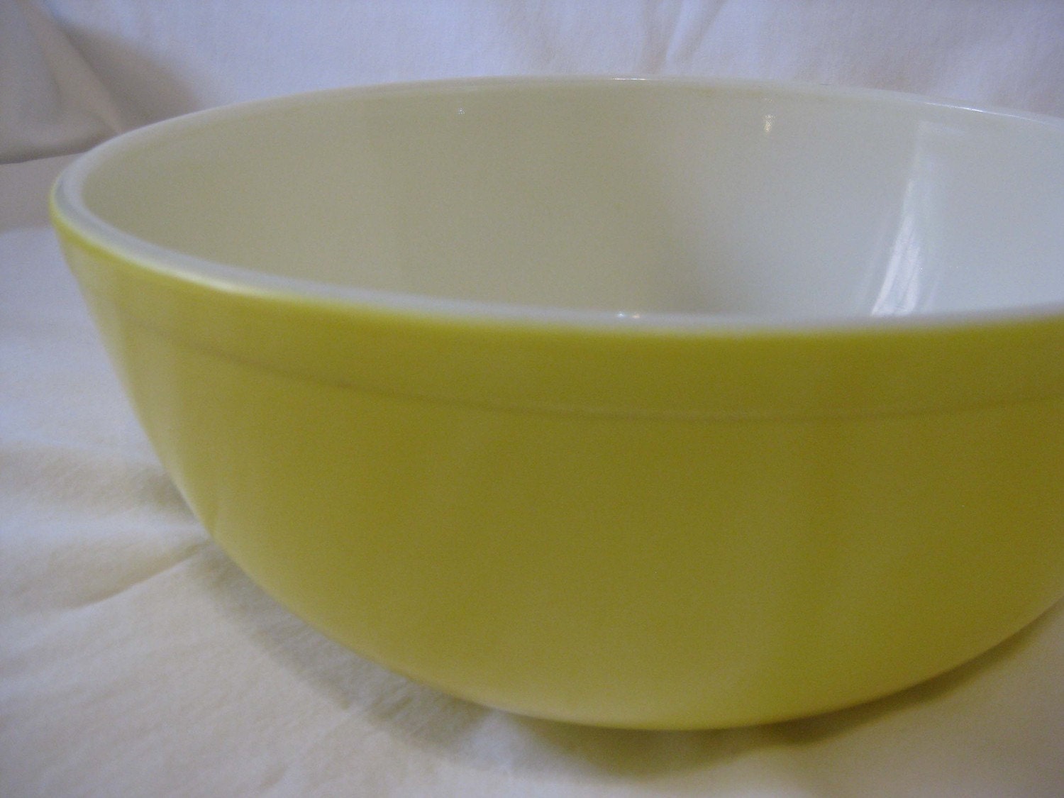 Vintage Pyrex Solid Colors Yellow Round Mixing Bowl No. 404 4