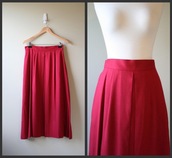 Vintage 1970s Pleated front red skirt
