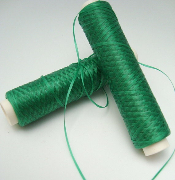 Strong Waxed Thread Green Artificial Sinew Small Gauge