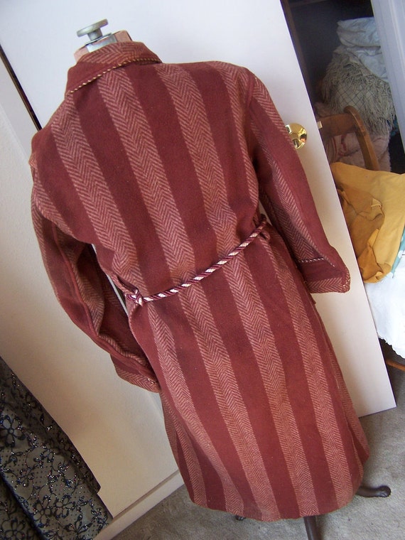 Beacon Blanket Robe Vintage strips Soft and Cozy Size Large