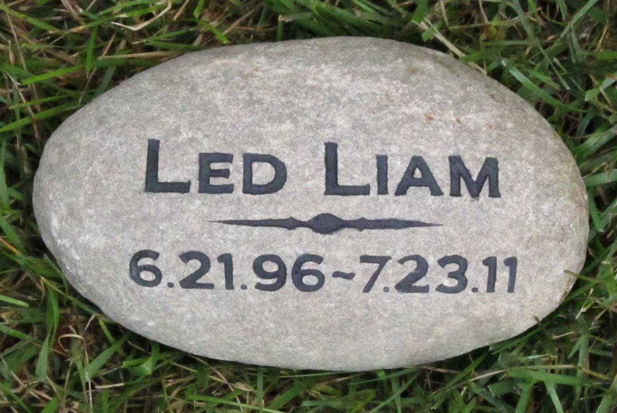 Personalized Garden Pet Memorial Stone Dog Cat by mainlinedesigns