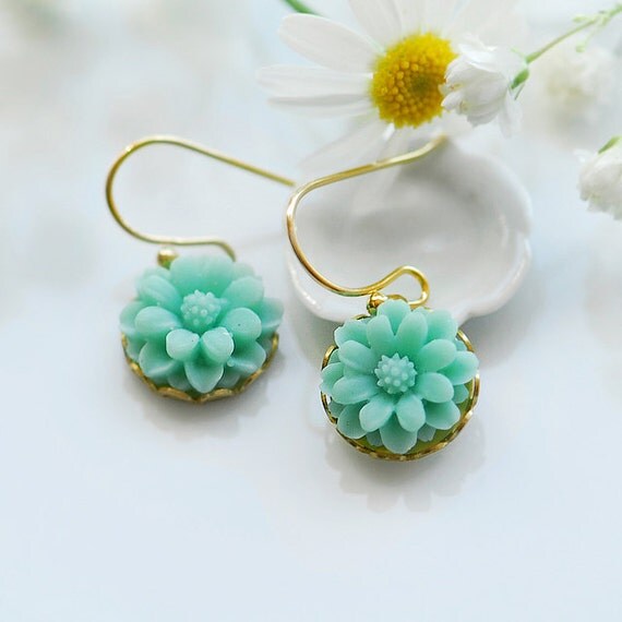 Mint earrings Little mint green earrings Mint by joojooland