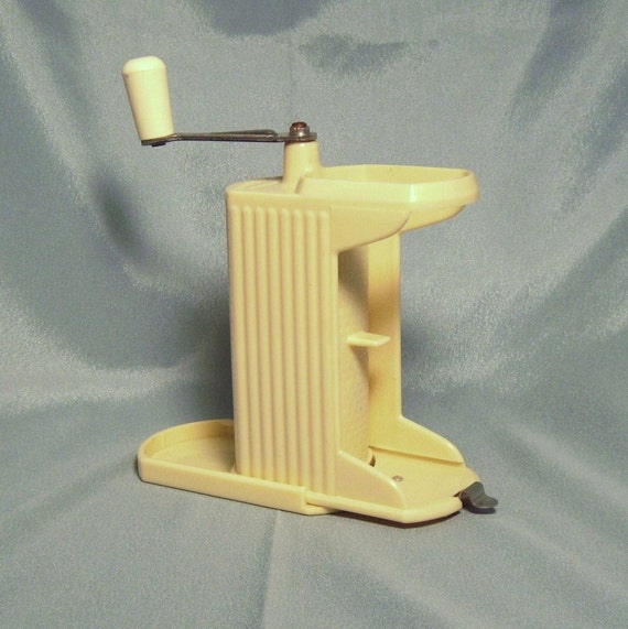 Brevettato Vintage Italian Parmesan Hard Cheese Grater