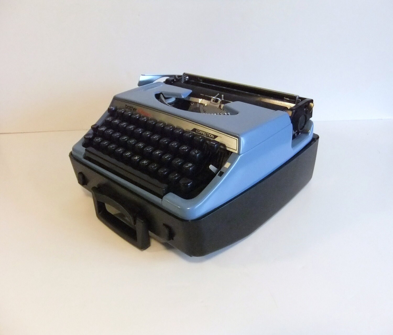 Vintage Brother Charger 11 Typewriter