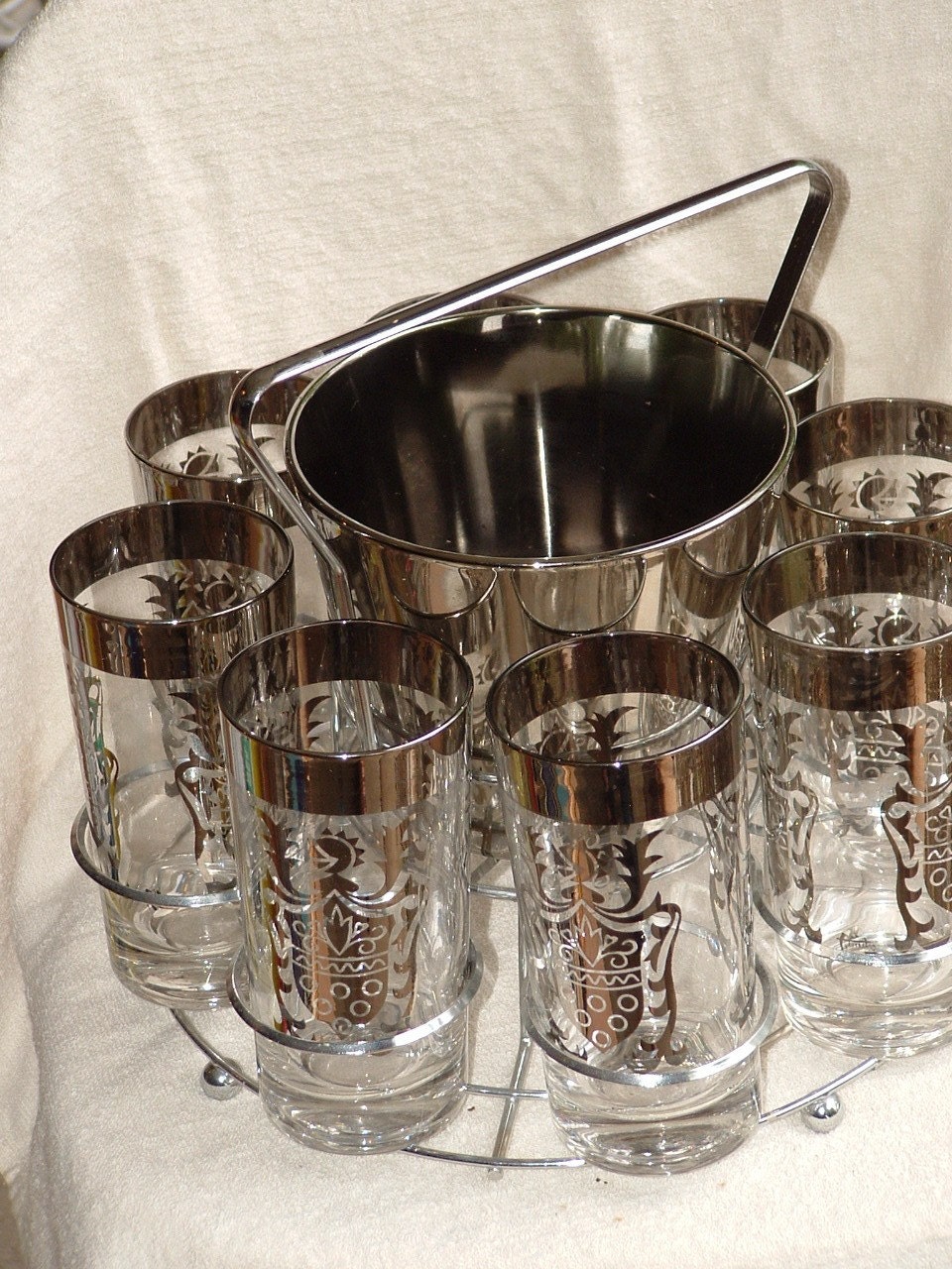 VINTAGE SET OF 50S SILVER MERCURY DRINKING GLASSES AND ICE
