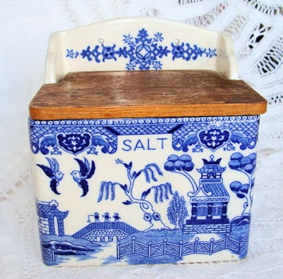 Vintage Blue Willow Salt Box