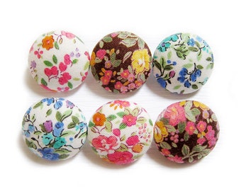 Sewing Buttons / Fabric Buttons - 6 Medium Fabric Buttons Set - Vintage Garden