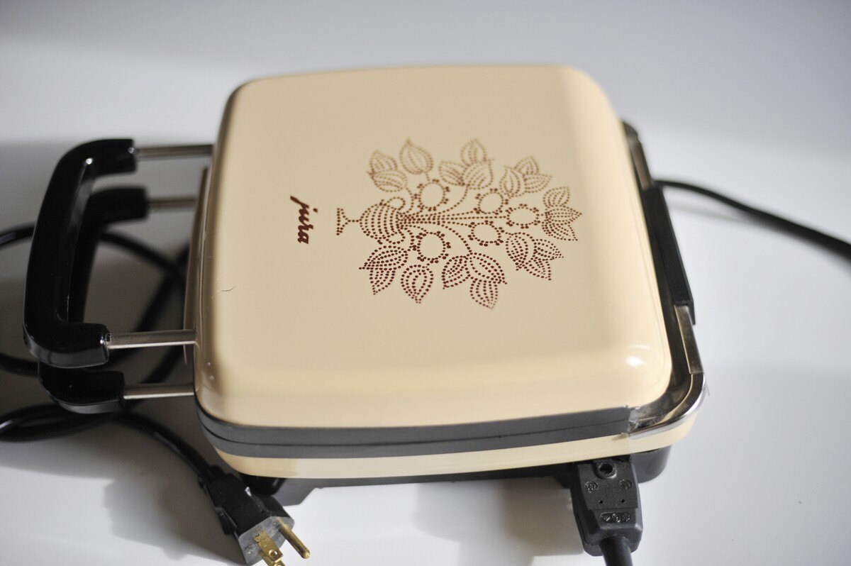 Vintage Swiss Brazeli Iron made by Jura