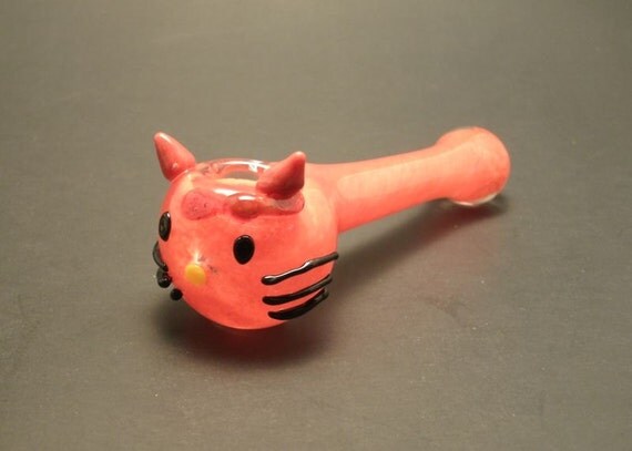 Devilish Hello Kitty Pipe 