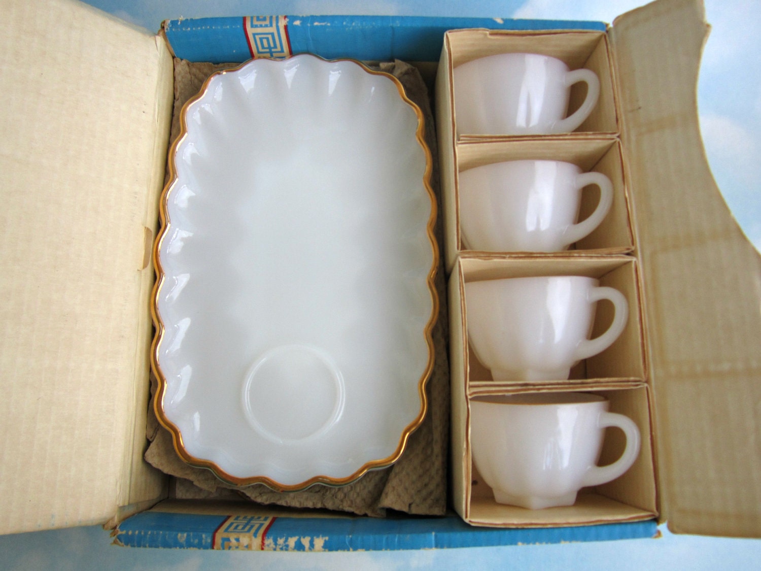 Vintage Snack Set Anchor Hocking 8 Pieces by threepondsvintage