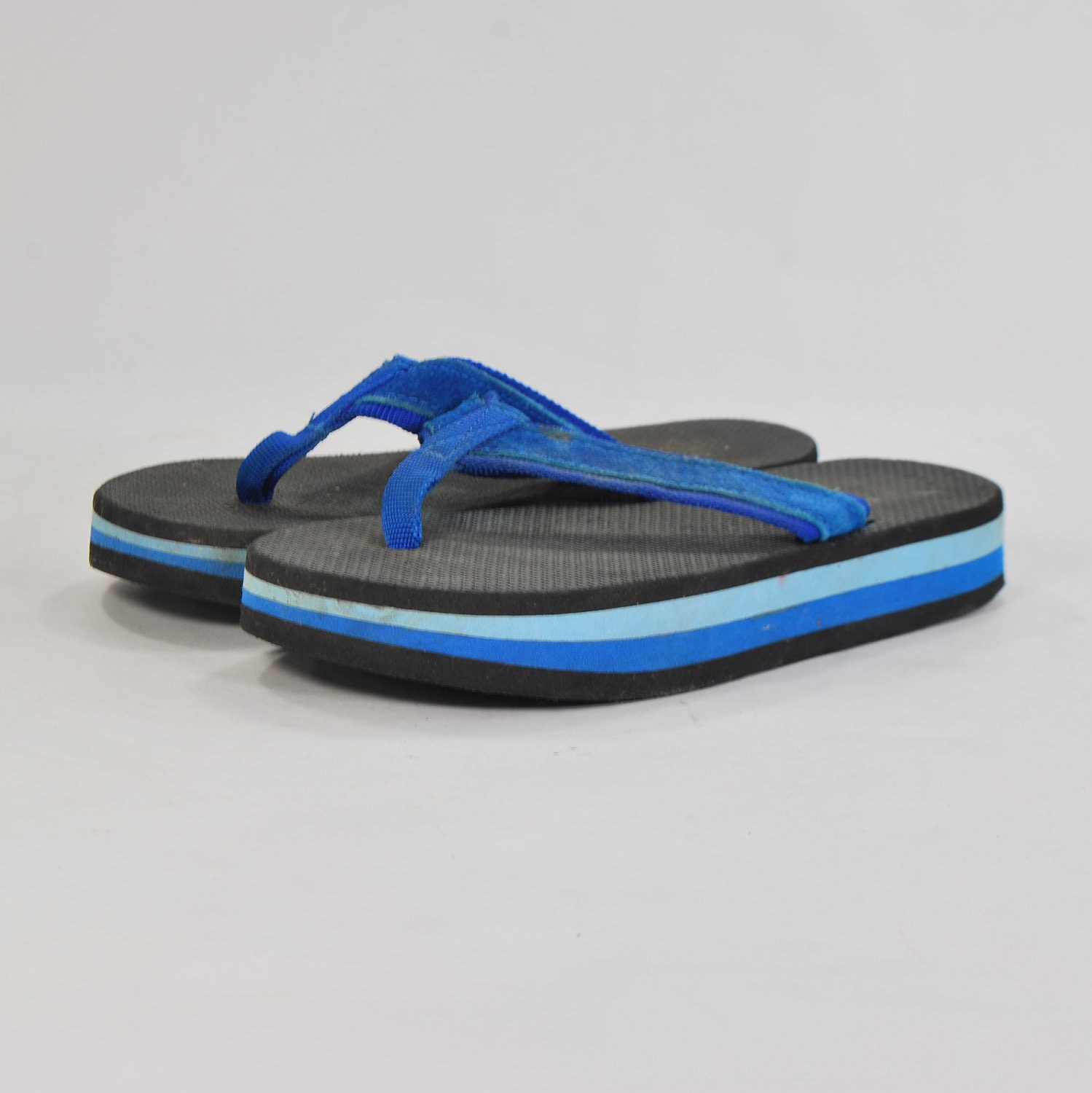 Retro classic flip flops .blue suede summertime staples