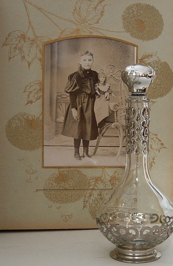 oh so PRETTY vintage Avon bottle with metal filigree