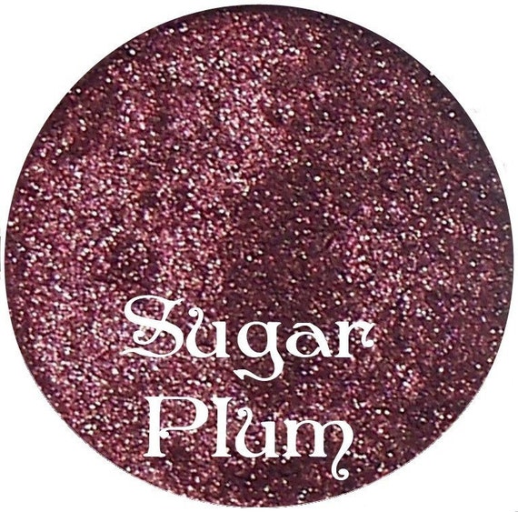 Plum purple eyeshadow