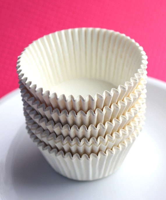 White Silicone Lined Cupcake Liners Baking by thebakersconfections