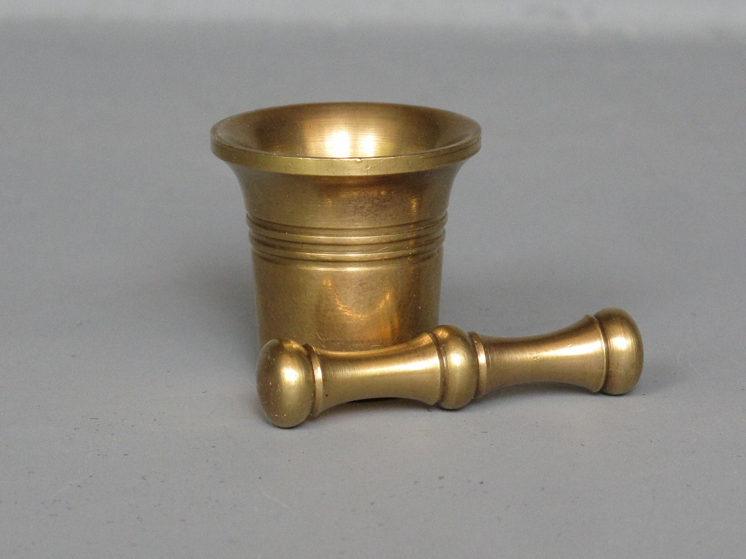 Vintage Small Brass Mortar And Pestle / Miniature Collectibles