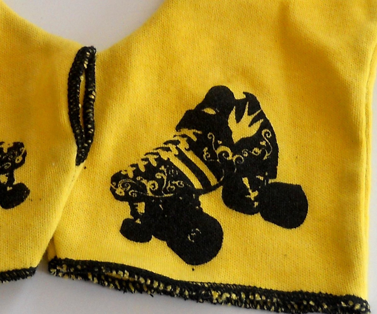 Short Fingerless gloves Roller Skate fingerless by CausticThreads