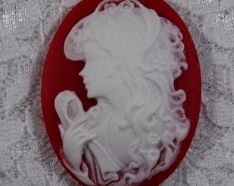 40x30mm Cameo - White on Red - "Pretty Girl" - 1pc : sku 10.12.11.6 - N13
