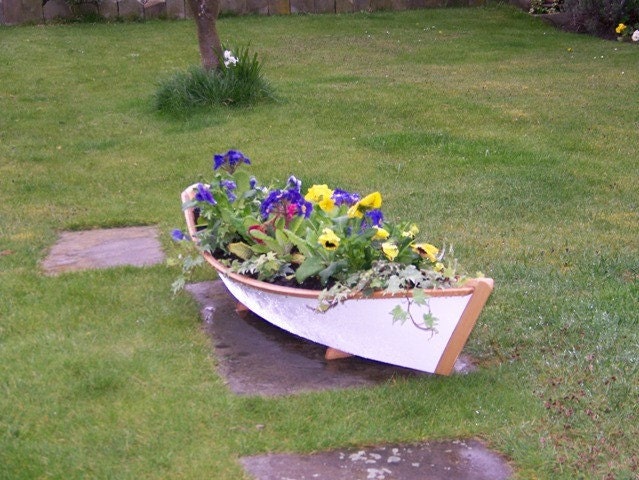 beautiful wooden boat planter free p&p for a limited period