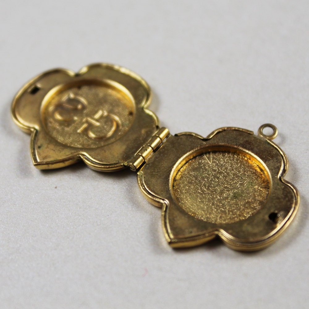 Vintage Gold Girl Scout Pendant