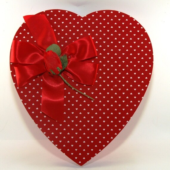 Vintage Valentine Red Dots Heart Shaped Candy Box