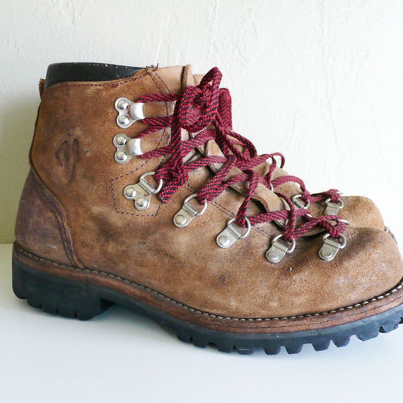 Vintage Vasque Hiking Boots // Size 8