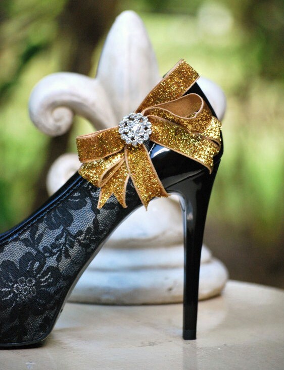 Bow Shoe Clips Set Sparkly & Metallic Golden Gold / Red