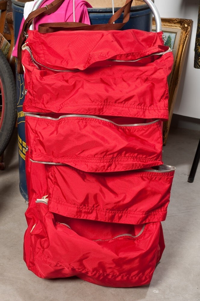 Vintage Gerry Back Pack backpack XL early 1970s Red by VITNAGE Vintage Gerry Back Pack backpack XL early 1970s Red by VITNAGE